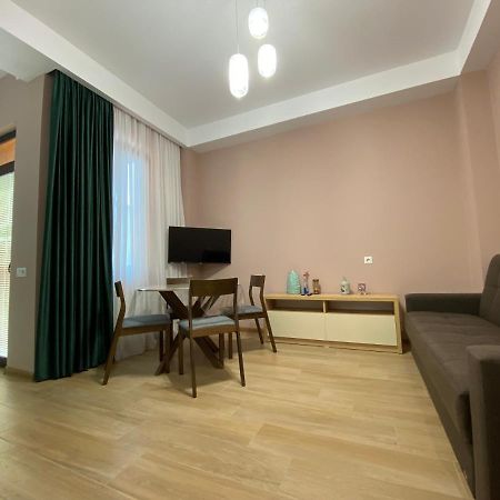 Lovely And Cozy Apartment! Кутаиси Экстерьер фото