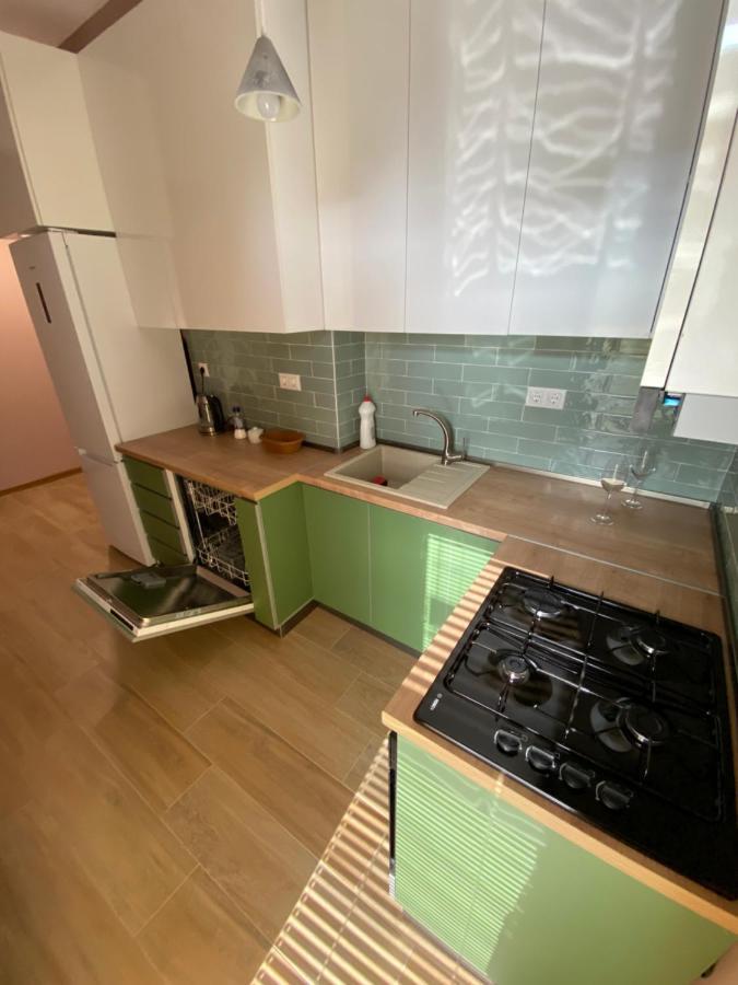 Lovely And Cozy Apartment! Кутаиси Экстерьер фото