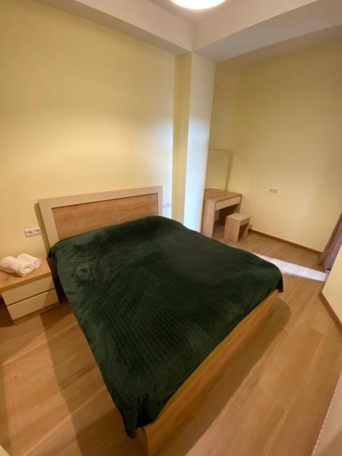 Lovely And Cozy Apartment! Кутаиси Экстерьер фото